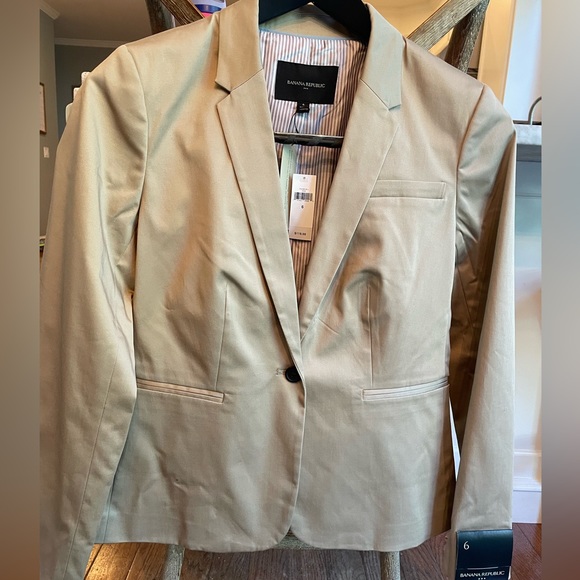 Banana Republic Factory Jackets & Blazers - NWT Banana Republic Classic Suit Blazer